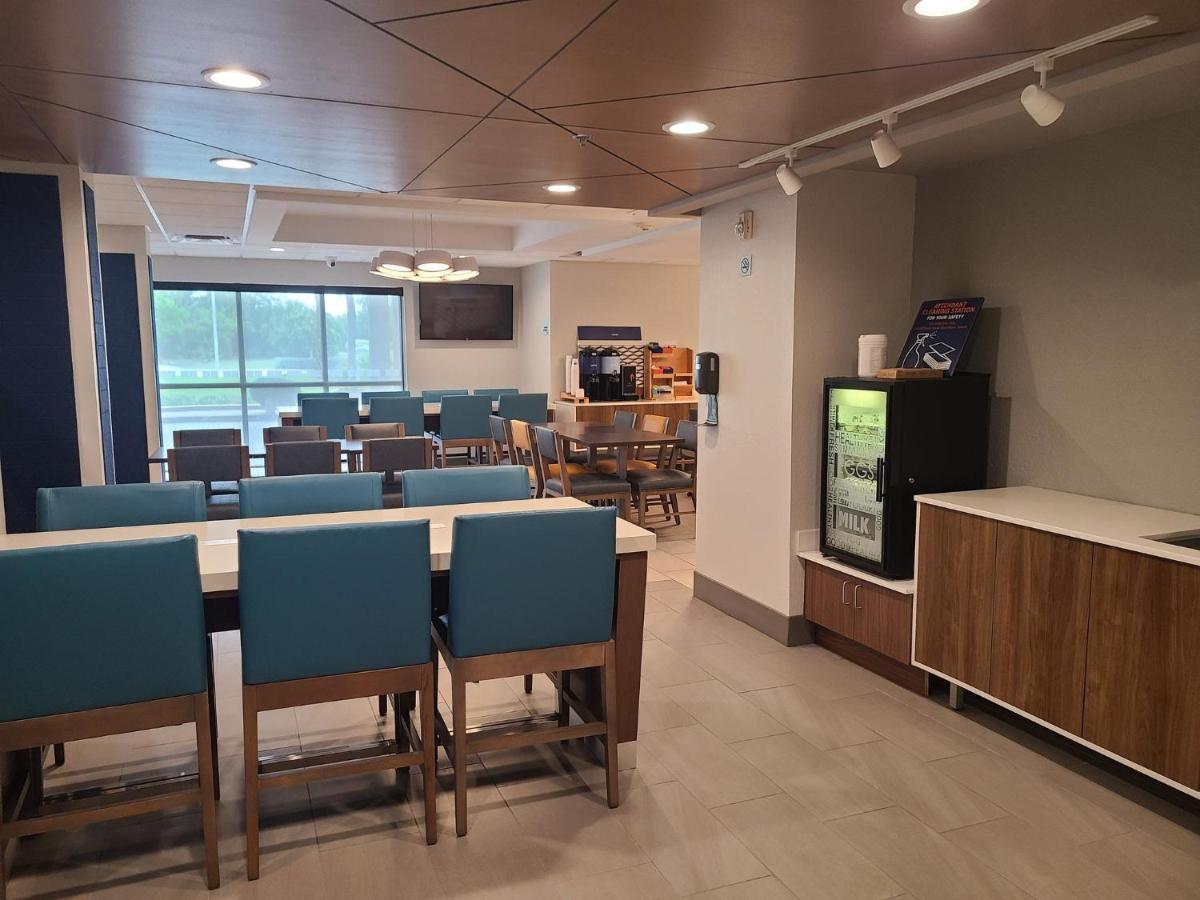 Holiday Inn Express Fort Lauderdale North - Executive Airport By Ihg Luaran gambar