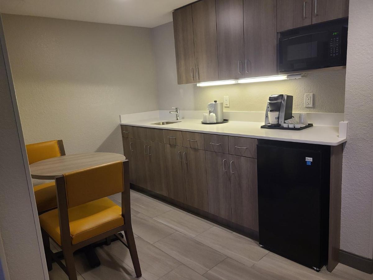Holiday Inn Express Fort Lauderdale North - Executive Airport By Ihg Luaran gambar