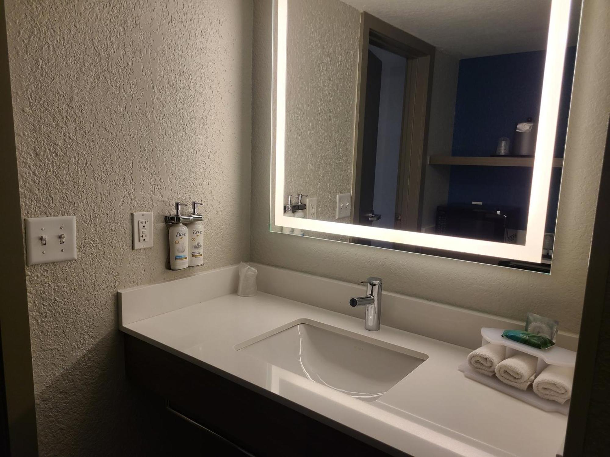 Holiday Inn Express Fort Lauderdale North - Executive Airport By Ihg Luaran gambar